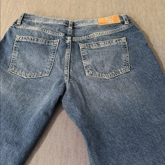 Free People We The Free Button Fly Distressed Raw Hem Cropped Jeans 28 G-4 - Picture 6 of 14